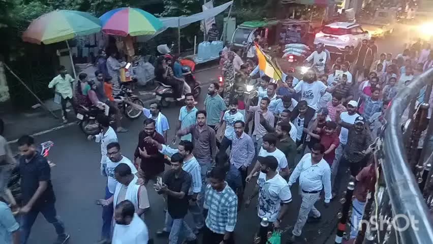 जामताड़ा: भारती व्यवस्था सुधर यात्रा की टीम पहुंची जामताड़ा महापुरुषों की प्रतिमा पर किया माल्यार्पण