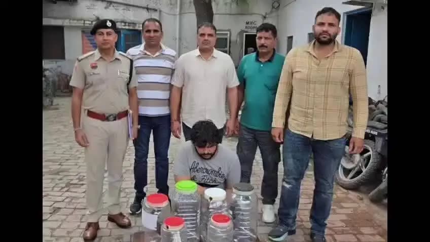 पानीपत: सीआईए थ्री पुलिस ने चौटाला रोड पर अवैध हथियारों सहित आरोपी को किया गिरफ्तार, 5 देसी पिस्तौल व 10 रौंद बरामद