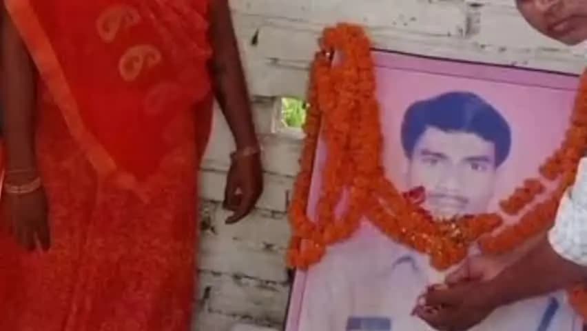 बेल्थरा रोड: श्रीनगर में आतंकियों की गोली से शहीद हरेराम के 23वें स्मृति दिवस पर दी गई भावभीनी श्रद्धांजलि