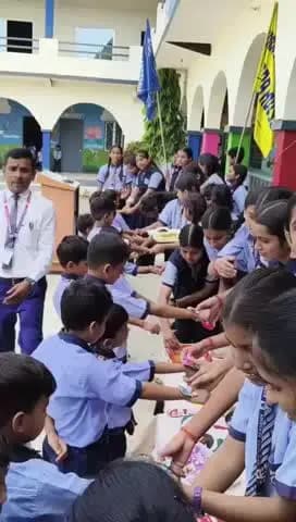 फरेंदा: रेडियंस एकेडमी जिगनिहा बैरियर, लोटन में रक्षाबंधन पर्व पर राखी का आयोजन