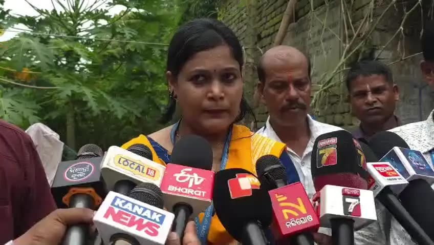 ସୋର: ଛେନା ଓ ପନିର ଅପ ମିଶ୍ରଣ ନେଇ ସିମୁଳିଆ ରେ ଖାଦ୍ୟ ସୁରକ୍ଷା ବିଭାଗର ଚଢ଼ାଉ,ପ୍ରତିକ୍ରିୟା ରଖିଲେ ଖାଦ୍ୟ ସୁରକ୍ଷା ଅଧିକାରିଣୀ