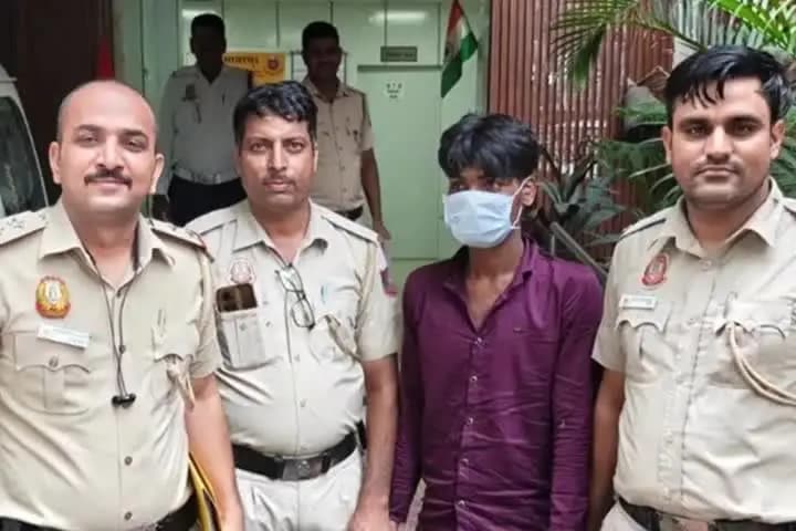 करोल बाग: मध्य जिले की पहाड़गंज थाना पुलिस ने त्वरित कार्रवाई से मोबाइल झपटमारी का खुलासा किया, आरोपी गिरफ्तार