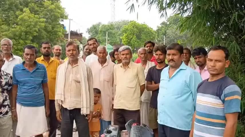 माधौगढ़: मानपुरा गांव में विद्युत का ट्रांसफार्मर खराब पड़ा हुआ है, 10 दिन से सप्लाई बंद, लोग परेशान