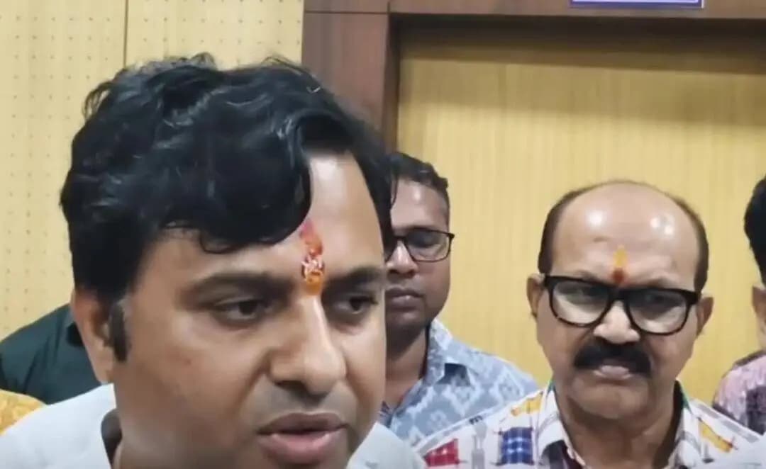 ଝାରସୁଗୁଡା: ଝାରସୁଗୁଡ଼ାରେ କବିବର ଗଙ୍ଗାଧର ମେହେର ଜୟନ୍ତୀ ପାଳିତ; କଲେକ୍ଟର ଓ ବିଧାୟକଙ୍କ ଯୋଗଦାନ