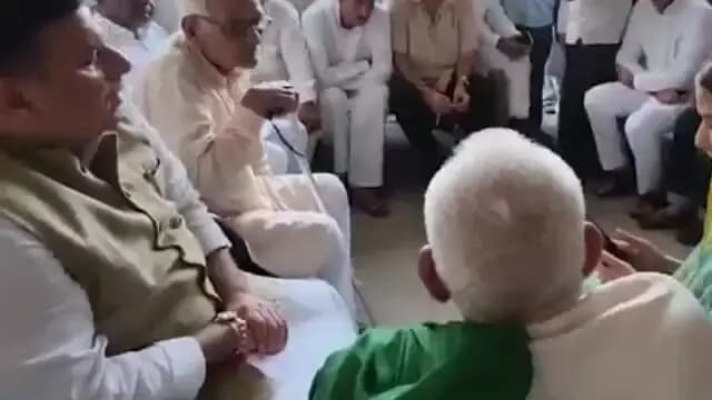 शामली: अंकित बालियान के घर पहुंचे सांसद संजय सिंह और इकरा हसन, अखिलेश यादव ने फोन पर की बात
