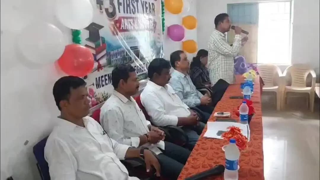 ପାରଳାଖେମୁଣ୍ଡି: ମୀନକେତନ ସ୍ନାତକ ମହାବିଦ୍ୟାଳୟରେ ନୂତନ ଛାତ୍ରଛାତ୍ରୀଙ୍କୁ ସ୍ୱାଗତ ସମ୍ବର୍ଦ୍ଧନା