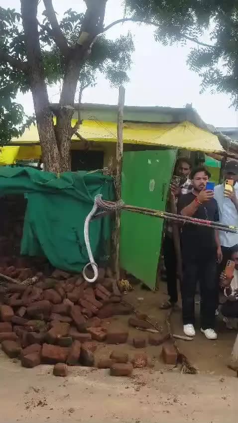 khategon se der bajgaon me magila mituye hui