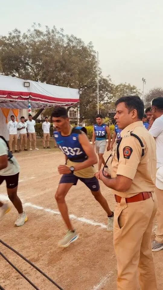 खाकी म्हणजे सन्मान…
खाकी म्हणजे जबाबदारी…
खाकी म्हणजे अभिमान! 🚔
सोलापूर ग्रामीण पोलीस भरती..!