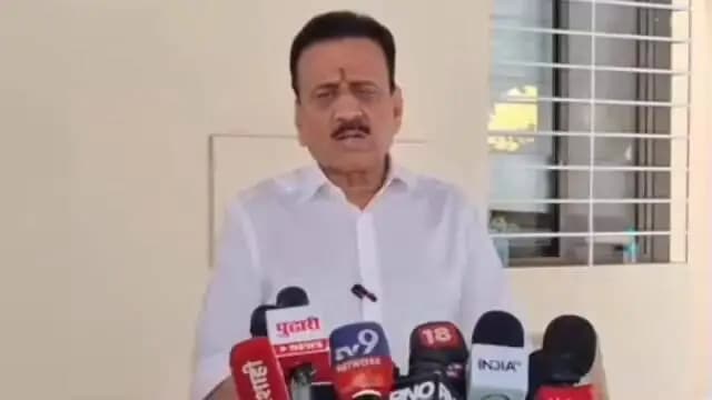 कुर्ला: नेपाळ भूस्खलनाच्या पार्श्वभूमीवर तेथे गेलेल्या पर्यटकांची माहिती संकलित करण्यात येत आहे - मंत्री गिरीश महाजन