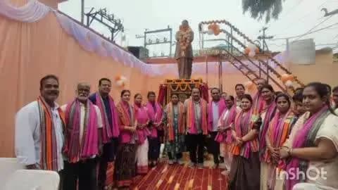 କଟକ ସଦର: କାଠଗଡା ସାହିର ମୂଳ ବାସିନ୍ଦା ତଥା ପୂର୍ବତନ ମୁଖ୍ୟମନ୍ତ୍ରୀ ବିରେନ ମିତ୍ରଙ୍କ ପ୍ରତିମୂର୍ତ୍ତି ଉନ୍ମୋଚନ