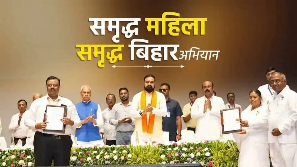 माननीय मुख्यमंत्री श्री सम्राट चौधरी जी के मार्गदर्शन में 'बहनों का सम्मान, सरकार की पहचान' थीम पर आयोजित तीन दिवसीय कार्यक्रम में महिला सुरक्षा, शिक्षा, स्वास्थ्य और आत्मनिर्भरता से जुड़ी कई महत्वपूर्ण पहल एवं घोषणाएं की गईं, जिससे बिहार की बहनों-बेटियों के सशक्त भविष्य की नई राह खुलेगी।
Information & Public Relations Department, Government of Bihar @topfans #katihar