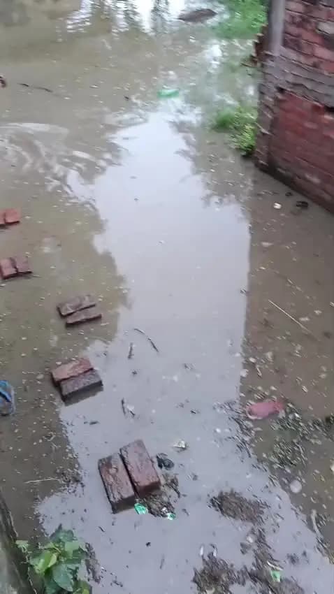 ग्राम सभा बुदावा जसरा प्रयागराज सब्जी मंडी के पीछे दीननाथ भारतीय के घर के सामने