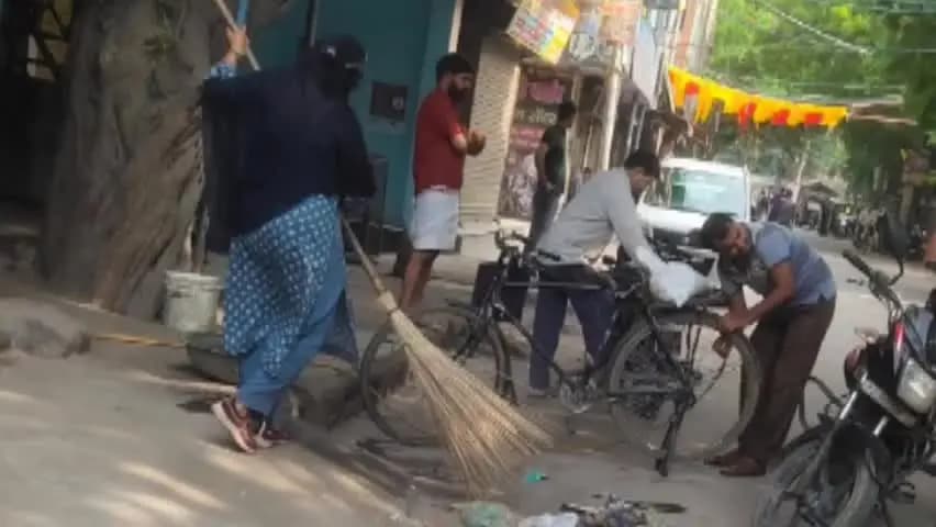 वार्ड 49 में पार्षद राकेश जाटव धर्म रक्षक ने सफाई का निरीक्षण किया, डेंगू-मलेरिया रोकथाम पर जोर दिया