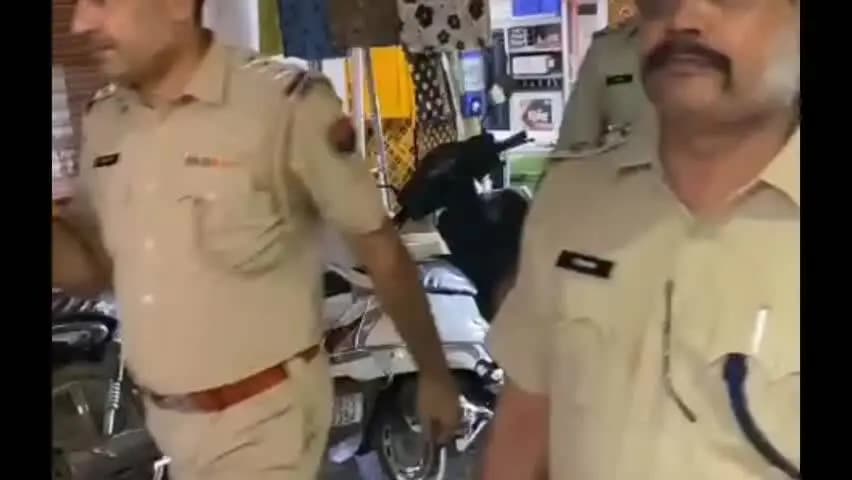 जहाज़पुर: जहाजपुर में पालिका चुनाव को लेकर पुलिस ने किया फ्लैग मार्च