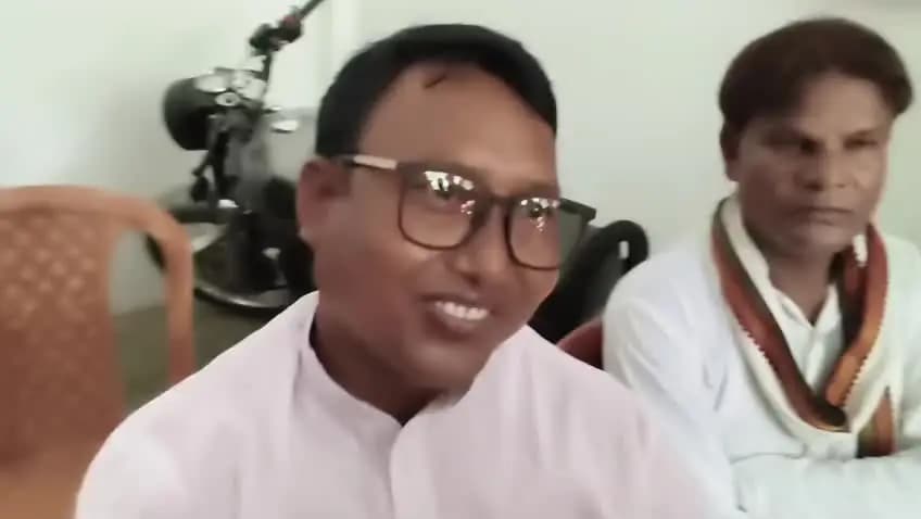 विधायक के निर्देश पर पौआखाली में जदयू की बैठक, सुनी गईं नगरवासियों की समस्याएं
#kishanganj #thakurganj
