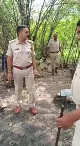 भीलवाड़ा: आबकारी विभाग ने कसा शिकंजा, 5 भट्टियां ध्वस्त कर 4000 लीटर वॉश नष्ट, 15 लीटर हथकड़ शराब और 2 बोतल वॉश किया बरामद