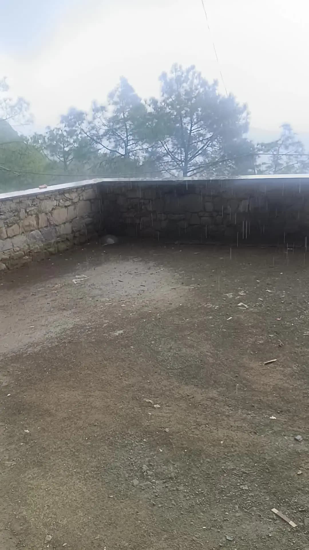 Barish Ke Mausam Barish Ka mahaulmahaul hai Apna Apna Dhyan