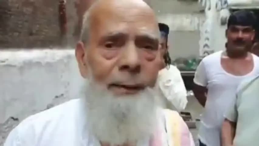 कांठ: वार्ड 65 में गंदगी और टूटी सड़कों से लोग परेशान, बोले- 'लावारिस वार्ड' बनकर रह गया