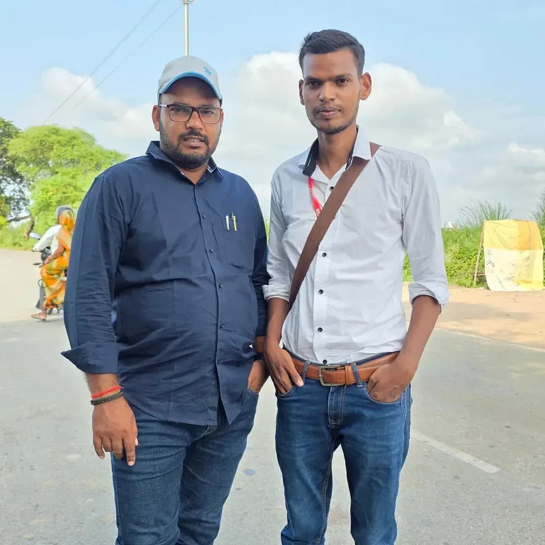 "आज मेरी पत्रकारिता की यात्रा को नई दिशा मिली।
Ambedkar Nagar Post के सर Dushyant Kumar से मिलकर बहुत कुछ सीखने का अवसर मिला।
स्थानीय बच्चों की आवाज़, गाँव की असली तस्वीर और ज़मीनी मुद्दों को सामने लाने के लिए मैंने अपनी ग्राउंड रिपोर्टिंग की शुरुआत की है।
सर की प्रेरणा और मार्गदर्शन मेरे लिए अनमोल हैं।
आगे भी सीखते हुए, ज़मीनी सच्चाई आप तक पहुँचाने की कोशिश जारी रखूँगा। 🙏"
प्रेरणा – Dushyant Kumar Sir 🙏
<nis:link nis:type=tag nis:id=groundreporting nis:value=GroundReporting nis:enabled=true nis:link/> <nis:link nis:type=tag nis:id=localjournalism nis:value=LocalJournalism nis:enabled=true nis:link/> <nis:link nis:type=tag nis:id=ambedkarnagar nis:value=AmbedkarNagar nis:enabled=true nis:link/> <nis:link nis:type=tag nis:id=studentvoice nis:value=StudentVoice nis:enabled=true nis:link/> <nis:link nis:type=tag nis:id=villagereality nis:value=VillageReality nis:enabled=true nis:link/> <nis:link nis:type=tag nis:id=upnews nis:value=UPNews nis:enabled=true nis:link/> <nis:link nis:type=tag nis:id=inspiration nis:value=Inspiration nis:enabled=true nis:link/> <nis:link nis:type=tag nis:id=journalistlife nis:value=JournalistLife nis:enabled=true nis:link/>