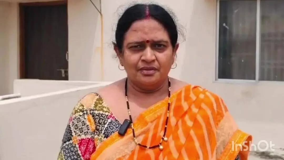 बिलासपुर: सूर्यघर योजना से अनिता शर्मा के घर रोशन हुई सौर ऊर्जा की राह, सोलर पैनल लगने के बाद बिजली बिल शून्य, अतिरिक्त बिजली भी
