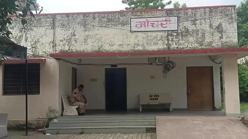 सज्जनगढ़: पाटडीया गांव के पास नाले में मिला युवक का शव, पिता से अनबन की बात आई सामने, शव को मोर्चरी में रखा गया