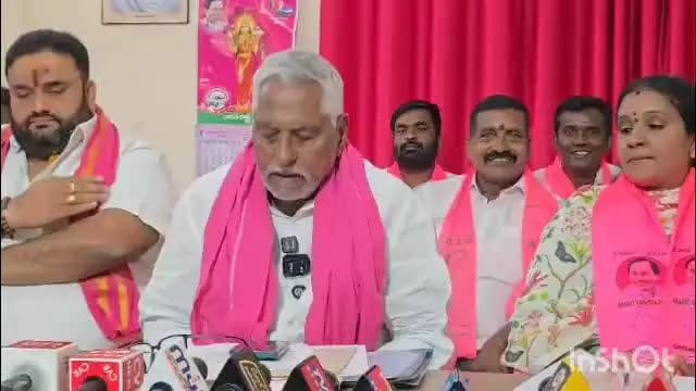 జగిత్యాల: రాష్ట్రంలో పచ్చ కాంగ్రెస్ నడుస్తుంది,అందుకే కాంగ్రెస్ ను వీడి బీఆర్ఎస్ లో చేరాను : మాజీ మంత్రి జీవన్ రెడ్డి