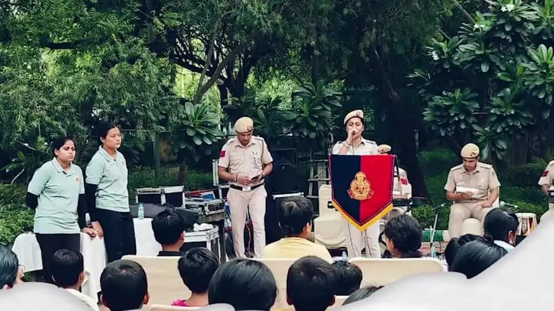 नजफगढ़: द्वारका जिला पुलिस की ओर से सेक्टर-11 स्थित स्वामी श्रद्धानंद पार्क में “WE CARE” कार्यक्रम का आयोजन किया गया