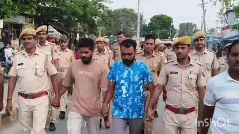 बारां: बारां में फायरिंग के आरोपियों की पुलिस ने शहर में कराई परेड, मुख्य मार्ग से निकाला जुलूस