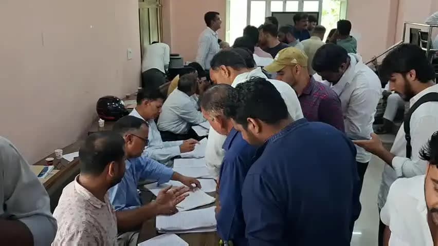 चूरू: निकाय चुनाव में भाजपा-कांग्रेस ने आखिरी दिन खोले पत्ते, 60 वार्डों में सियासी तस्वीर हुई साफ