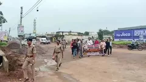 धरसींवा: फर्जी एनओसी जारी करने को लेकर ग्रामीणों ने जनपद कार्यालय का किया घेराव, सीईओ की समझाइस के बाद घेराव हुआ खत्म