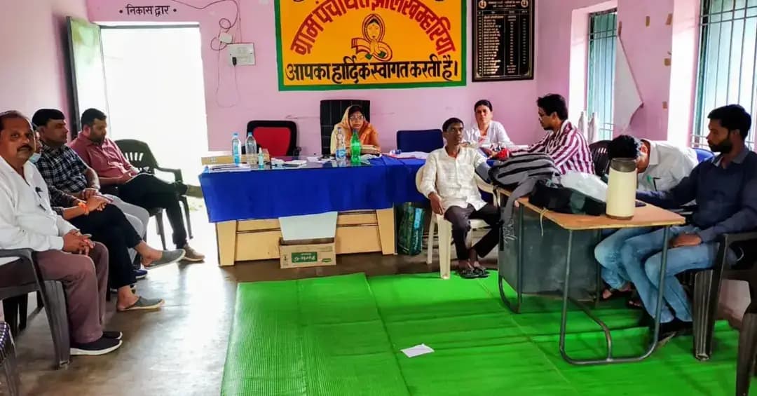 स्वास्थ्य जांच के लिए झालखम्हरिया पहुंची स्वास्थ्य विभाग की टीम
कलेक्टर श्री विनय कुमार लंगेह के निर्देश पर ग्राम झालखम्हरिया में दो दिवसीय विशेष स्वास्थ्य शिविर का आयोजन किया जा रहा है। ग्राम पंचायत भवन में आयोजित शिविर में ग्रामीणों का स्वास्थ्य परीक्षण, आवश्यक जांच और नमूना संग्रह किया जा रहा है। मुख्य चिकित्सा एवं स्वास्थ्य अधिकारी डॉ. आई. नागेश्वर राव के मार्गदर्शन टीम लगातार गांव में स्वास्थ्य परीक्षण और जांच कर रही है।
HealthCamp #HealthCheckup #jhalkhamahriya #chhatttisgarh #mahasamund