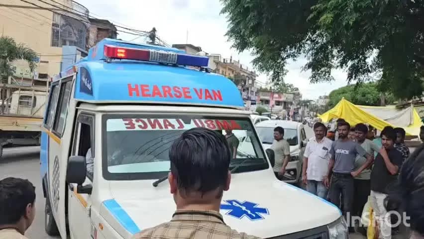 महाराजगंज: यमुना एक्सप्रेसवे हादसे में जान गंवाने वाले सदर कोतवाली क्षेत्र के 3 मृतकों के शव घर पहुंचे, मचा कोहराम