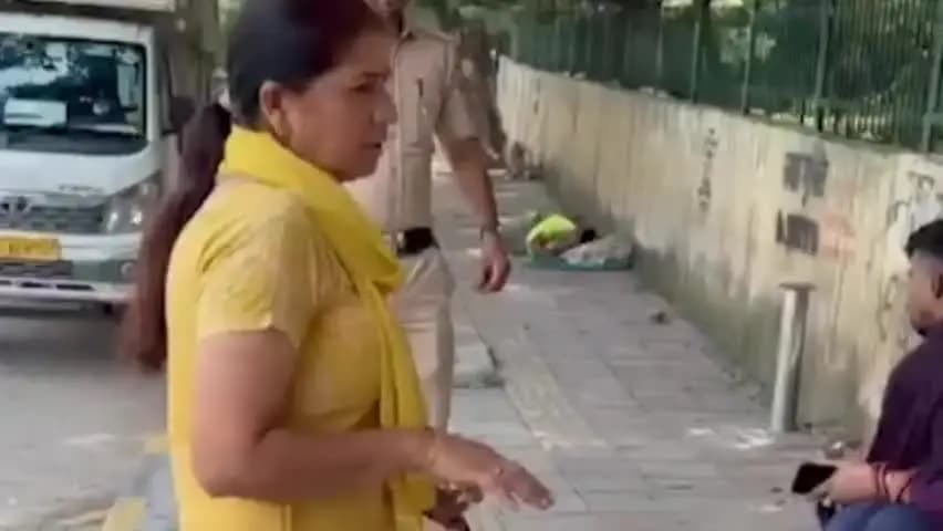 बाहरी ज़िले का शिष्टाचार दल, महिलाओं की सुरक्षा और सम्मान के लिए सक्रिय