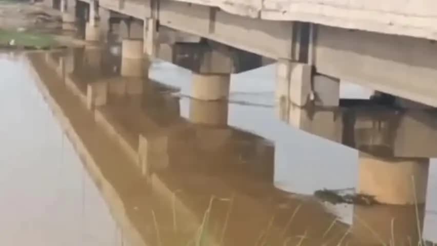शाहजहांपुर: गर्रा नदी के बढ़ते जलस्तर से प्रशासन अलर्ट, तटीय इलाकों में चेतावनी जारी, दियूनी बैराज से छोड़ा गया 21,560 क्यूसेक पानी