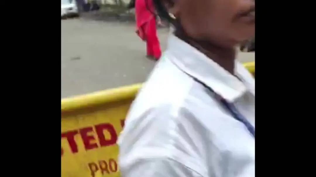 जबलपुर: जबलपुर रेलवे स्टेशन पर पार्किंग के नाम पर 'लूटतंत्र', गुंडों ने कैमरे के सामने दी खुली चुनौती