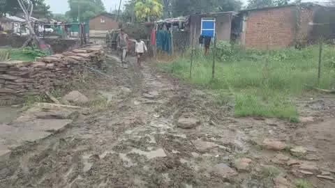 Gram sarangpura tha patera Jila damoh