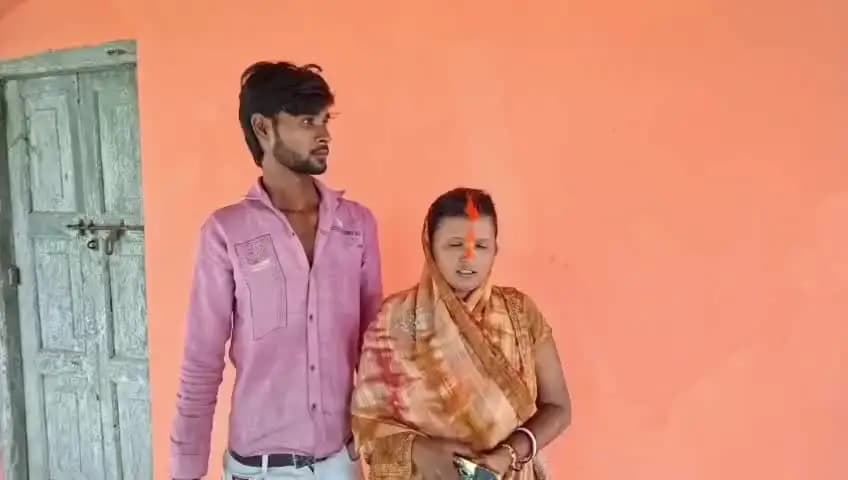 मैरवा: 3 साल से चल रहे प्रेम प्रसंग को ग्रामीणों ने पकड़ा, मंदिर में कराई शादी