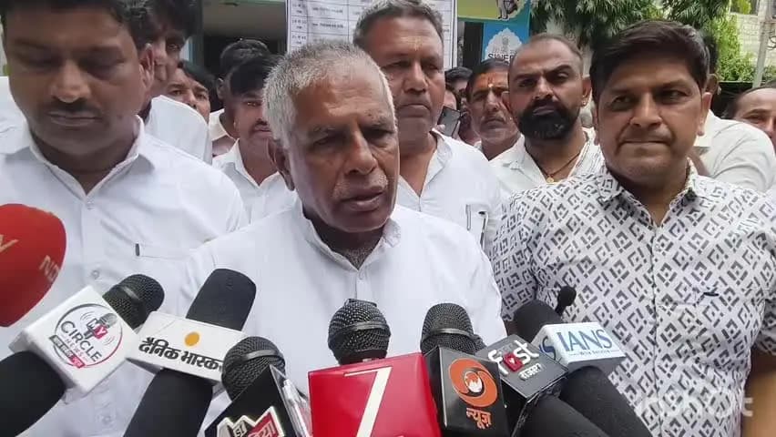 चित्तौड़गढ़: निष्पक्ष चुनाव करवाने की मांग, कांग्रेस का विरोध, अधिकारी और कर्मचारी भाजपा के दबाव में: पूर्व मंत्री सुरेंद्र सिंह