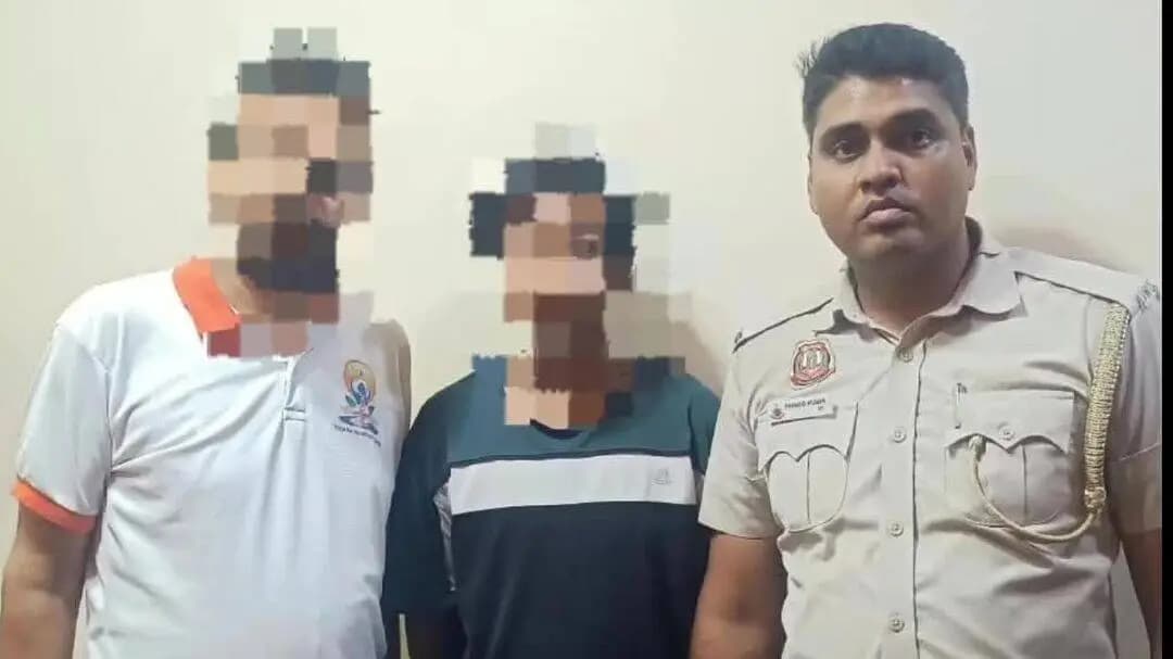 यमुना विहार: ऑपरेशन मिलाप: ऋषिकेश से 18 वर्षीय लापता युवक को पुलिस ने खोज निकाला, माता-पिता से कराया पुनर्मिलन
