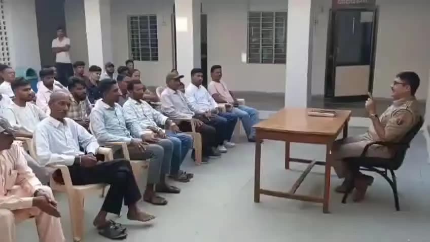 आनंदपुरी: आनन्दपुरी थाना परिसर में सीएलजी बैठक में आगामी पंचायती राज चुनावों और त्योहारों पर हुई चर्चा