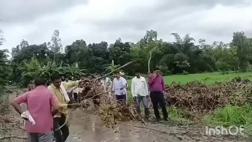 रामसनेही घाट: खेतासरायं में सरयू घाघरा नदी द्वारा की जा रही कटान स्थल का एसडीएम ने किया निरीक्षण, दिए आवश्यक दिशा निर्देश