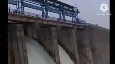 पाली: सुरक्षा व्यवस्था के मद्देनजर जामनी बांध के जिम्मेदारों द्वारा दो गेट खोलकर छोड़ा जा रहा लगभग 2000 क्यूसेक पानी