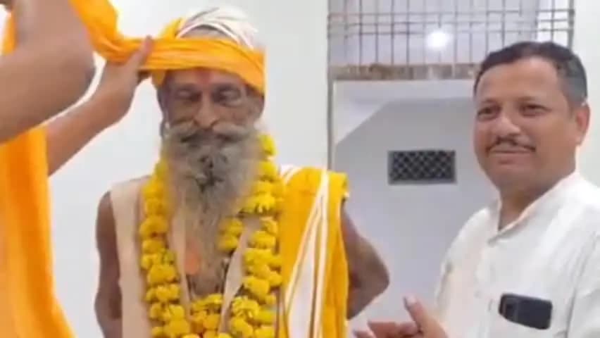 मुरैना नगर: 26 साल बाद कानूनी लड़ाई जीतकर छीछावली गांव का सीआरपीएफ में लौटा संत गिरवरदास, छत्तीसगढ़ के बीजापुर में मिली पोस्टिंग