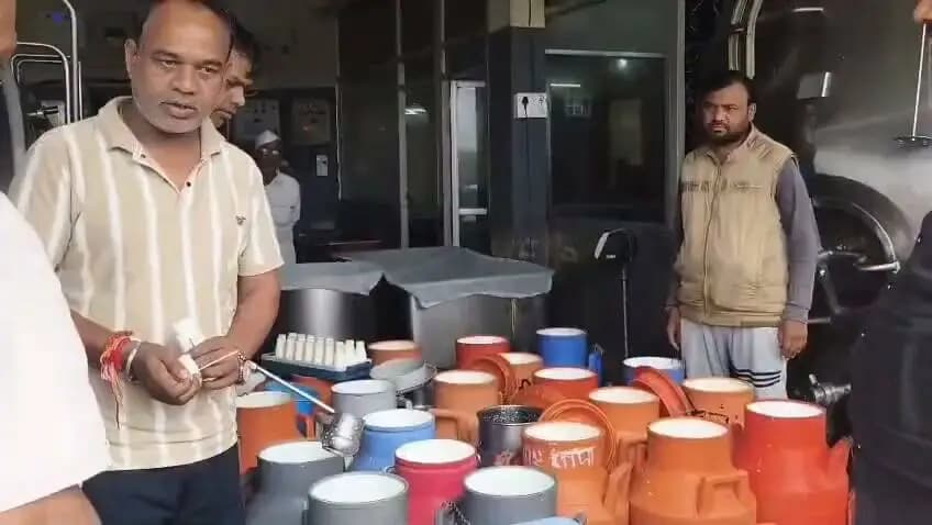➡️ कलेक्टर डॉ. सौरभ संजय सोनवणे के निर्देशानुसार 2 सितंबर को खाद्य एवं औषधि प्रशासन के जांच दलों द्वारा मुलताई शहरी क्षेत्र एवं ग्रामीण क्षेत्र में डेयरी का निरीक्षण किया गया।
Jansampark Madhya Pradesh
Department of Food, Civil Supplies & Protection - Madhya Pradesh
#JansamparkMP
#बैतूल
#betul