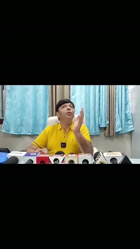 #बालाघाट
जिला चिकित्सालय बालाघाट सिविल सर्जन डॉ. निलय जैन ने बिरसा विकासखंड के प्रभावित ग्राम से आए बच्चों के स्वास्थ्य संबंधित जानकारी आयोजित पत्रकार वार्ता के दौरान दी ।
#CMMadhyaPradesh
#JansamparkMP
#healthminmp