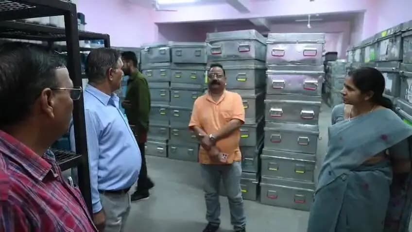 टिहरी: टिहरी में EVM वेयर हाउस का त्रैमासिक निरीक्षण, सुरक्षा व्यवस्था हुई सख्त