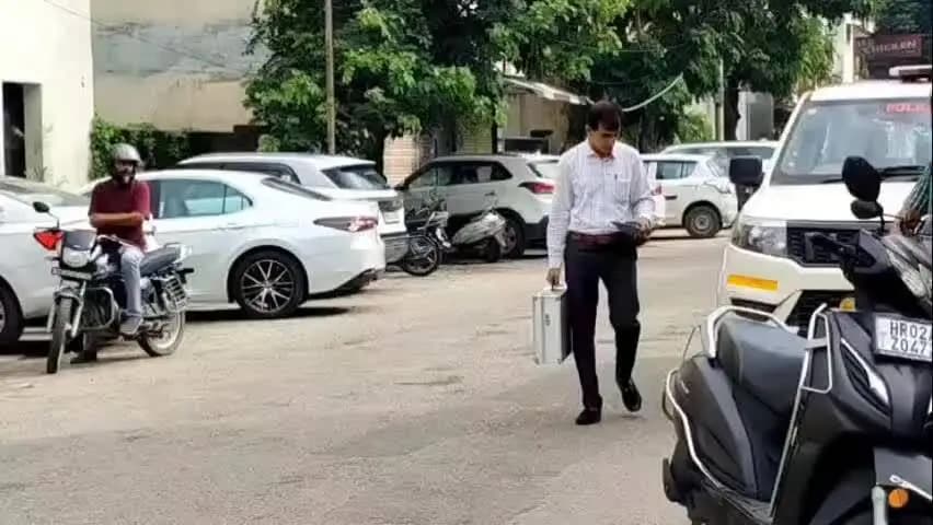 जगाधरी: यमुनानगर में जिम के बाहर फाइनेंसर की हत्या, जिम से बाहर निकलते ही बाइक सवार बदमाशों ने की 8 राउंड फायरिंग