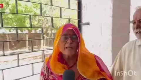 जैसलमेर: टिकट कटने के बाद निर्दलीय मैदान में उतरे पूर्व पार्षद, नामांकन खारिज होने पर समर्थकों संग RO कार्यालय पहुंचे