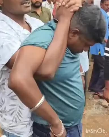 जगदलपुर: फिल्मी अंदाज में हिस्ट्रीशीटर की गिरफ्तारी, पुलिस जवानों ने बीच सड़क पर सिर पर पिस्टल तानकर दबोचा