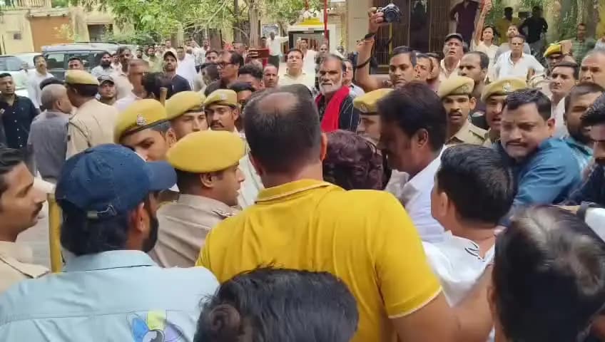 राजसमंद: नाथद्वारा में नाम वापस लेने आए प्रत्याशी को रोका, बीजेपी और कांग्रेस कार्यकर्ता भिड़े
